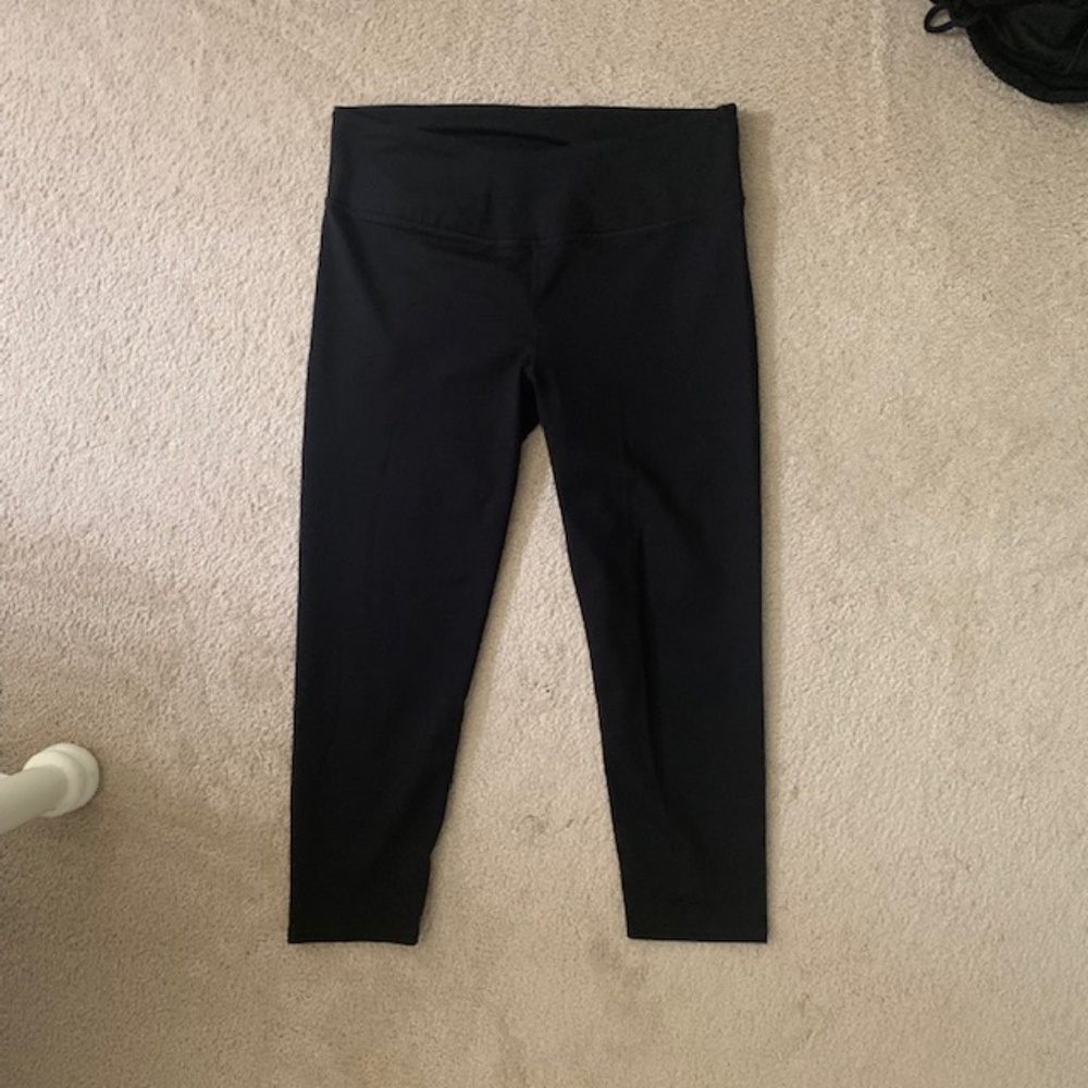 Fabletics Salar Capri Leggings - Black